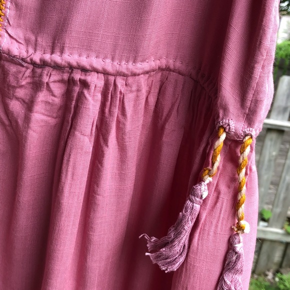 Handmade in Mexico embroidered dress - label is Yibel. L-XL (embedded waist tie) - Picture 5 of 6